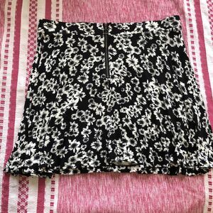 So Brand Black White Mini Skirt Zipper Stretch XXL Floral Punk Goth Skater